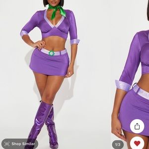 whole daphne costume (including wig)